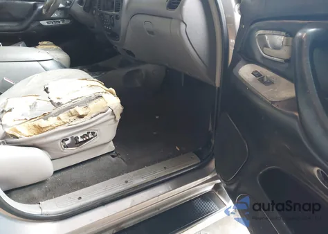 2002 Toyota Sequoia Sr5 V8 from USA, damaged, VIN 5TDZT34A02S061058